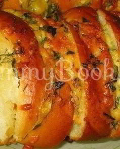 Хрустящий хлебушек пропитанный маслом, сыром и чесночком