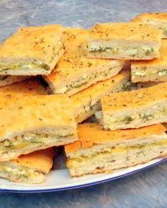 Классическая итальянская фокачча с твердым сыром и творогом