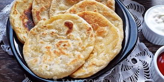 Лепешки без дрожжей на сковороде