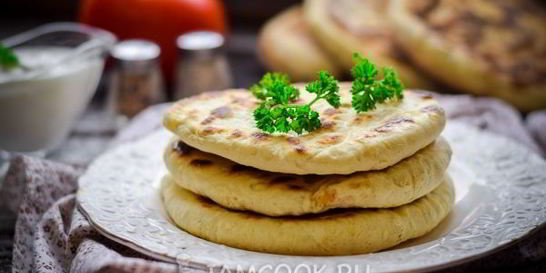 Лепешки с адыгейским сыром на сковороде