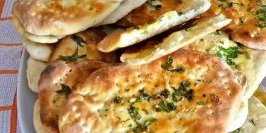 Лепешки с чесноком и зеленью