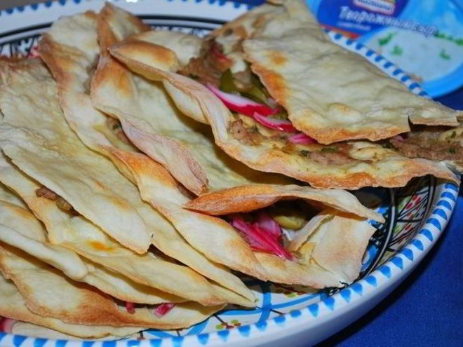Рецепт лепешек с сыром и фаршем