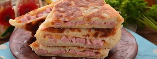 лепешки с сыром и колбасой на кефире. Шаг 13