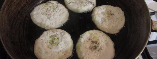 луковые лепешки. Шаг 10