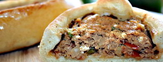 пиде — турецкие лепешки с фаршем, фетой и помидорами. Шаг 9