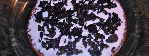 сладкая лепешка с базиликом, фетаксой и томатами. Шаг 5