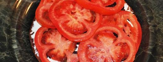 сладкая лепешка с базиликом, фетаксой и томатами. Шаг 6