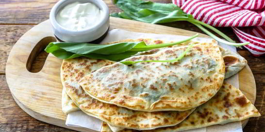 Сырные лепешки с зеленью и мацони