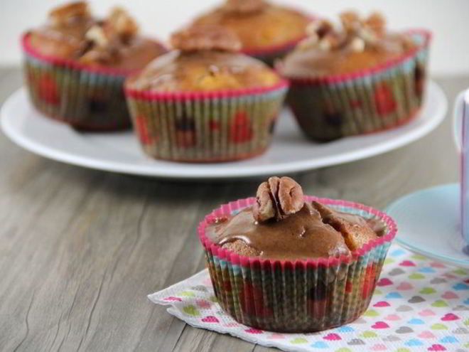 Рецепт маффинов с абрикосами, орехами пекан и коричной помадкой