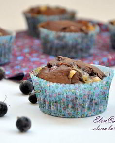 Маффины с черной смородиной и белым шоколадом