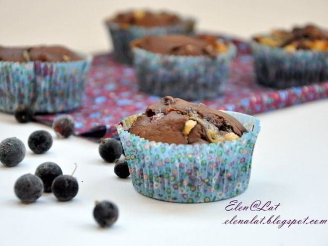 Рецепт маффинов с черной смородиной и белым шоколадом