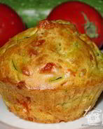 Маффины с кабачками, помидорами и сыром