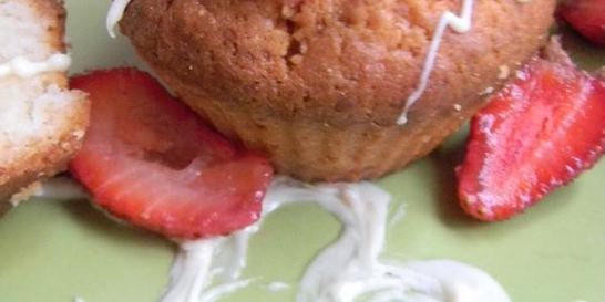 Маффины с клубникой и белым шоколадом