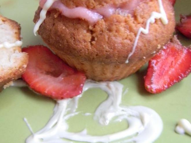 Рецепт маффинов с клубникой и белым шоколадом