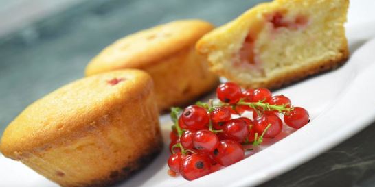 Маффины с красной смородиной