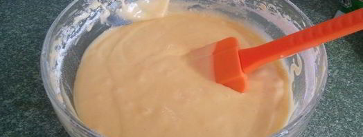 маффины с малиной под соусом из маскарпоне. Шаг 3