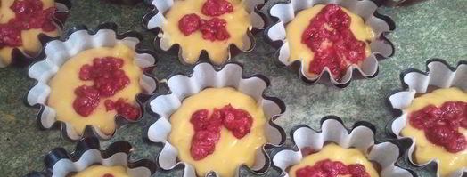 маффины с малиной под соусом из маскарпоне. Шаг 9