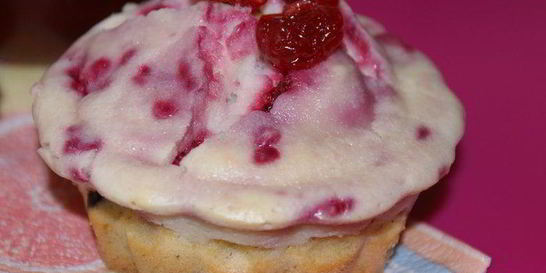 Маффины с малиновым кремом и шоколадом