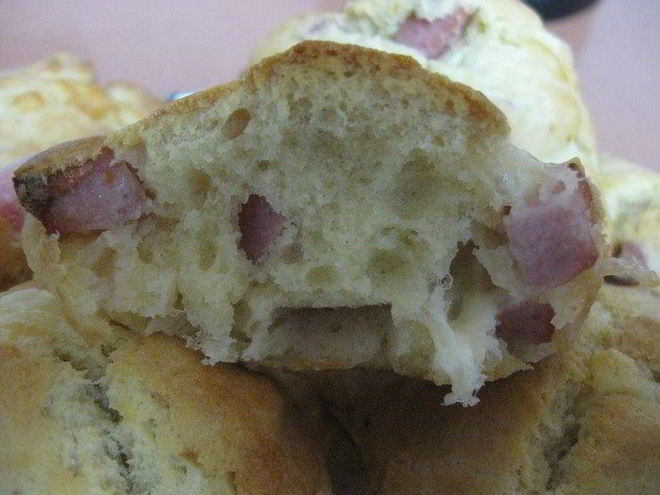 Рецепт маффинов с сыром и ветчиной