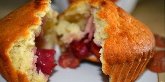 Маффины с вишней