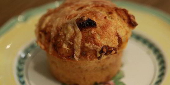 Маффины с вялеными помидорами и сыром