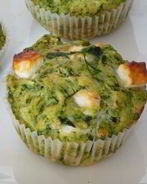 Маффины со шпинатом и фета с пикантым дипом