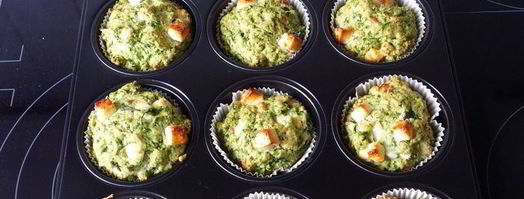 маффины со шпинатом и фета с пикантым дипом. Шаг 3