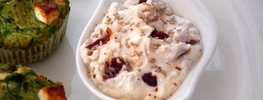 маффины со шпинатом и фета с пикантым дипом. Шаг 4