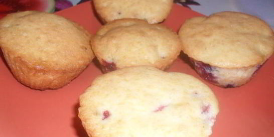 Маффины со свежей смородиной