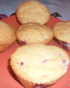 Маффины со свежей смородиной