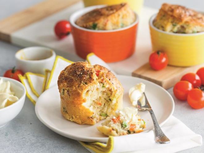 Рецепт пикантных маффинов с копченым лососем