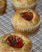 Сырные маффины с помидоркой черри