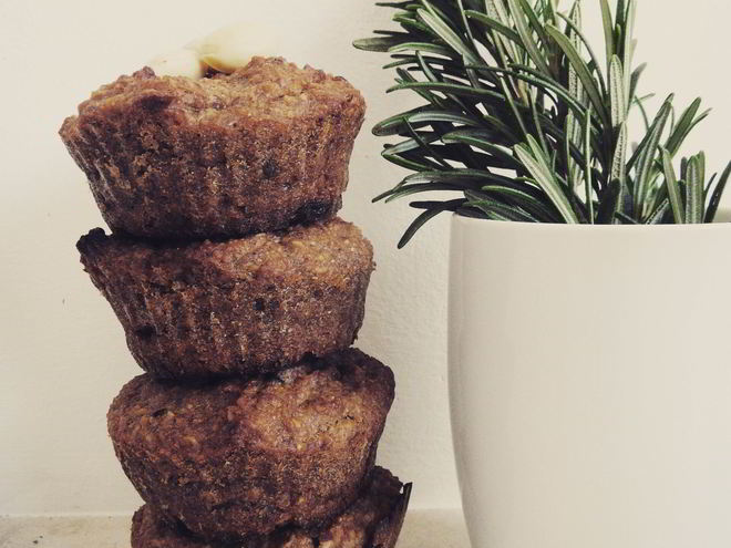 Рецепт цельнозерновых маффинов с изюмом и грецкими орехами без сахара и без яиц