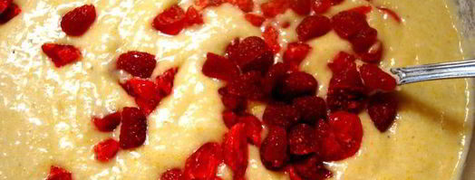 творожно-кукурузные маффины с бананами и клубникой. Шаг 3