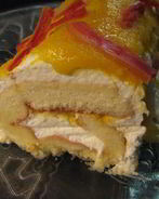 Мангово-творожный рулет