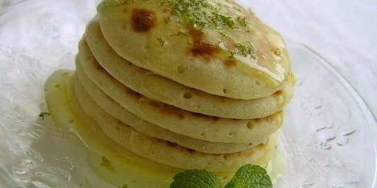 Апельсиновые оладьи с лаймовым соусом