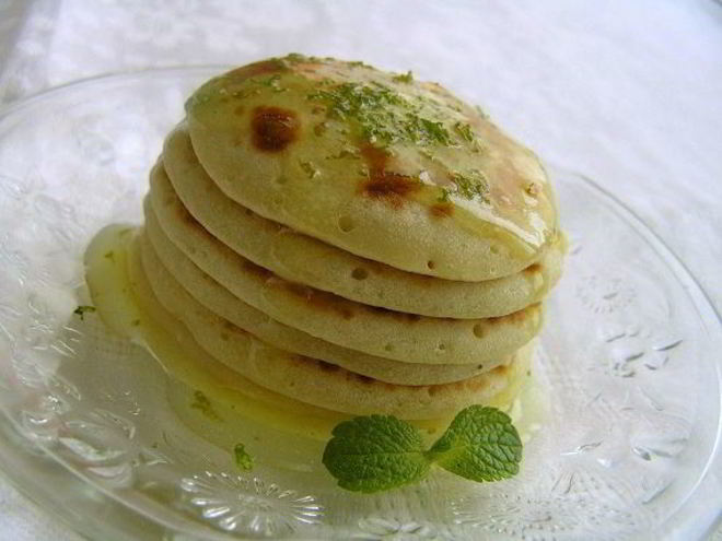 Рецепт апельсиновых оладий с лаймовым соусом