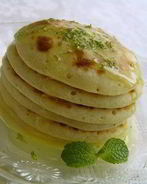 Апельсиновые оладьи с лаймовым соусом