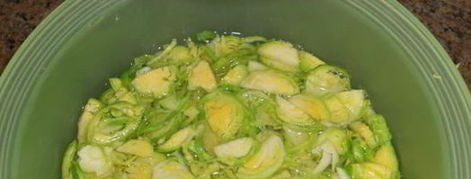 брюссельские оладьи с сыром и кедровыми орешками. Шаг 2