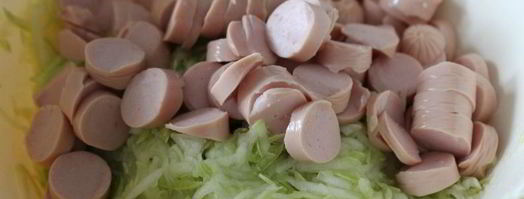 кабачковые оладьи с сосисками. Шаг 2