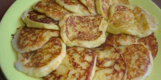 Картофельные оладушки с луком и морковью