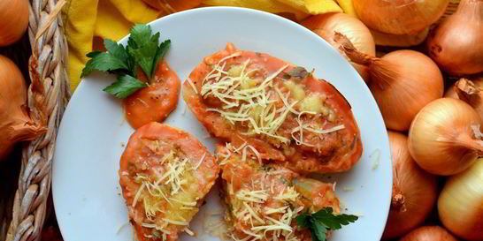 Картофельные оладьи с тушенкой