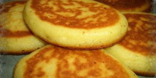 Манные дрожжевые оладьи