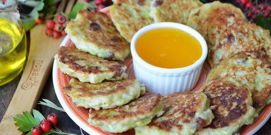 Оладьи из кабачков и яблок