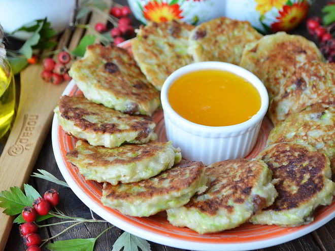 Рецепт оладий из кабачков и яблок