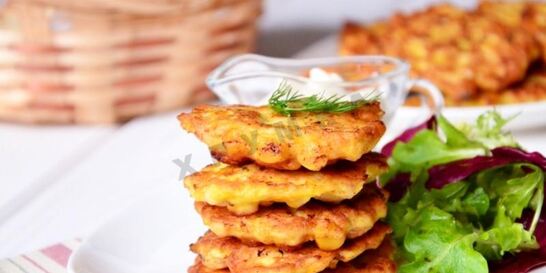 Оладьи из курицы и кукурузы