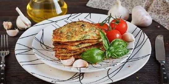 Оладьи из помидоров и базилика