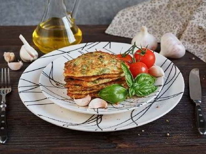 Рецепт оладий из помидоров и базилика