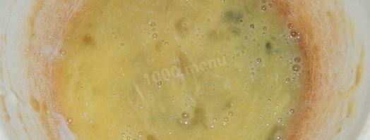 оладьи классические на кефире. Шаг 2