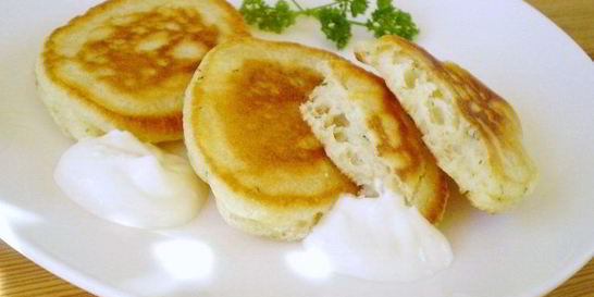 Оладьи на кефире и дрожжах